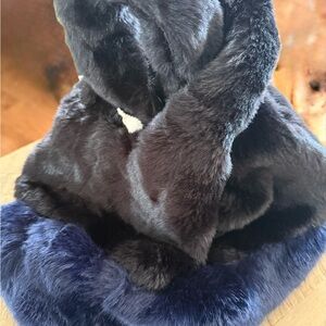 Luxurious Black and Blue Faux Fur Women‘S Medium Tote
